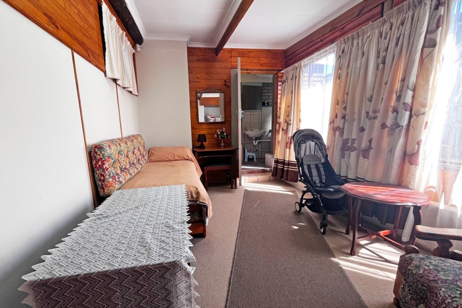 6 Bedroom Property for Sale in Hartenbos Central Western Cape